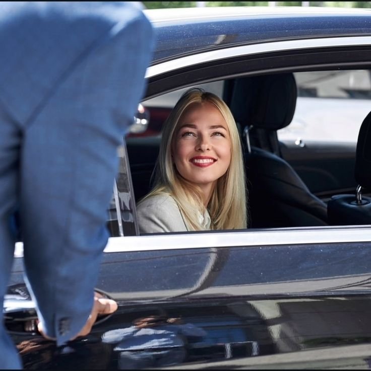 24/7 transfers to and from the airport, professional drivers, transparent rates. Comfort and punctuality guaranteed