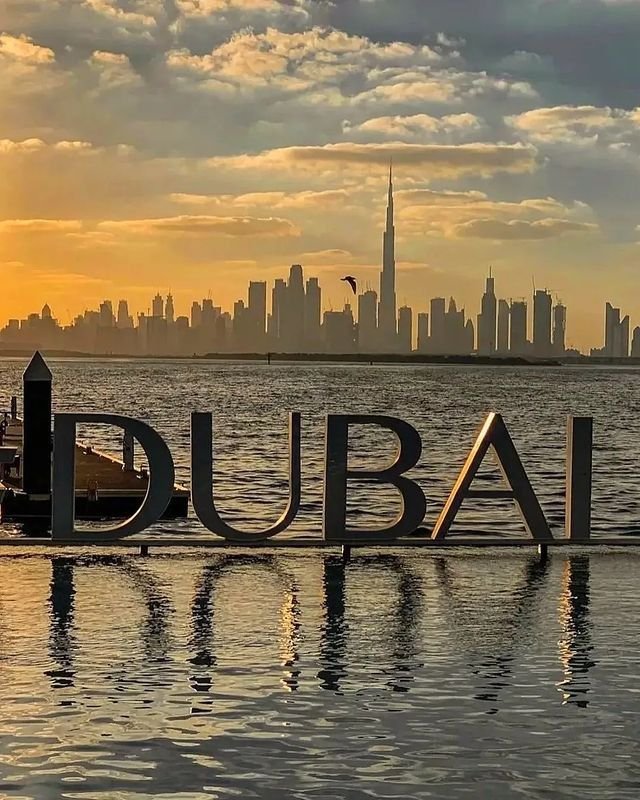 Dubai – Regions & Airport Travel Guide